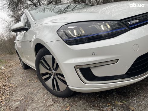 Volkswagen e-Golf 2014 белый - фото 9