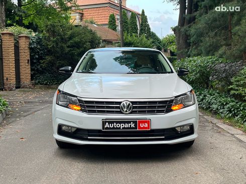 Volkswagen Passat 2016 белый - фото 2