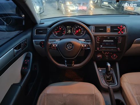 Volkswagen Jetta 2014 бежевый - фото 16