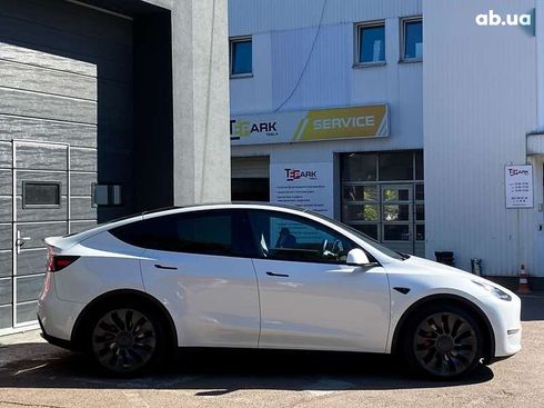 Tesla Model Y 2022 - фото 11