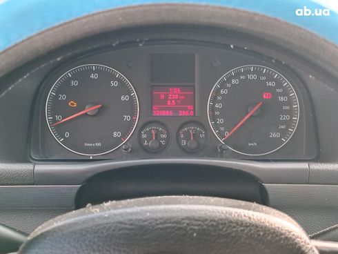 Volkswagen Touran 2005 синий - фото 25