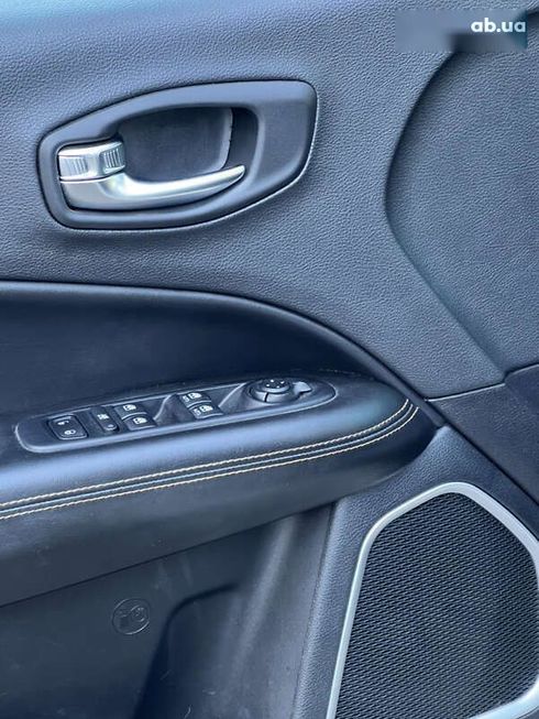 Jeep Compass 2018 - фото 23