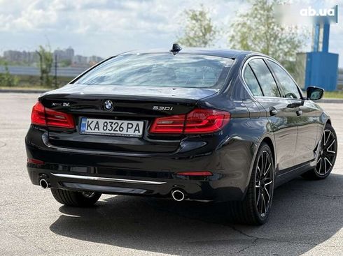 BMW 5 серия 2017 - фото 9