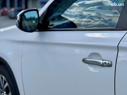Mitsubishi Outlander 2015 - фото 8