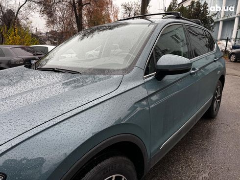 Volkswagen Tiguan 2021 синий - фото 21