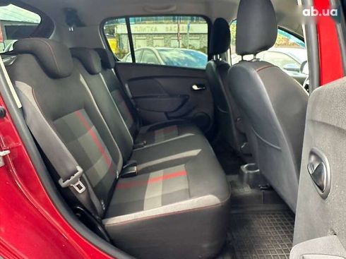 Renault Sandero 2019 - фото 11