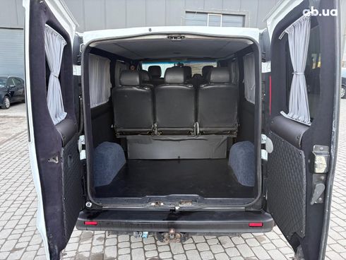 Opel Vivaro 2009 белый - фото 34