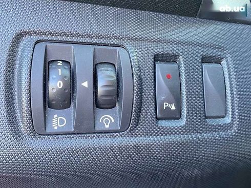 Renault Clio 2014 - фото 12