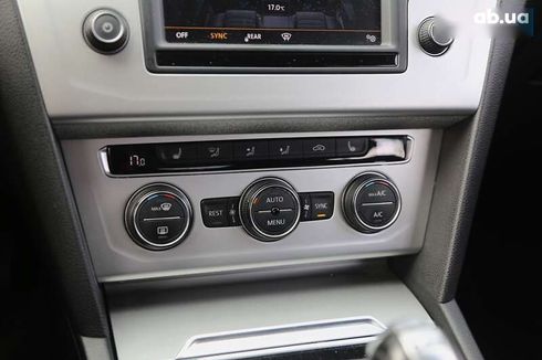 Volkswagen Passat 2016 - фото 18