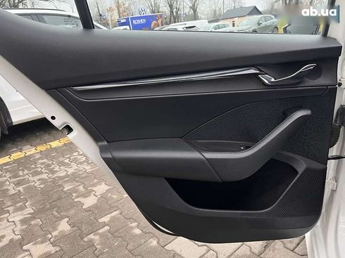 Skoda Octavia 2021 - фото 25