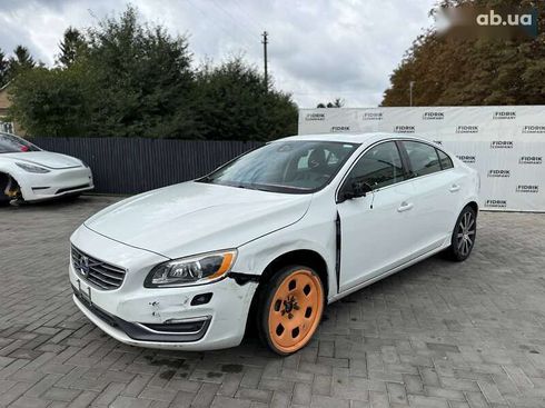 Volvo S60 2015 - фото 2
