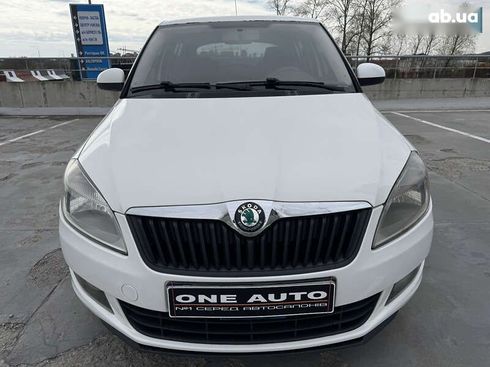 Skoda Fabia 2011 - фото 3
