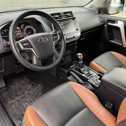 Toyota Land Cruiser Prado 2023 - фото 16