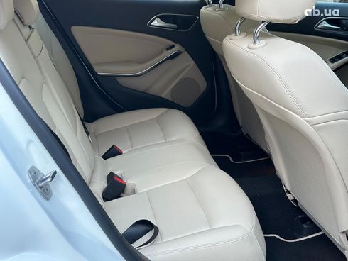 Mercedes-Benz GLA-Класс 2019 белый - фото 18