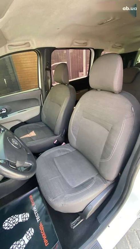 Dacia Lodgy 2012 - фото 18