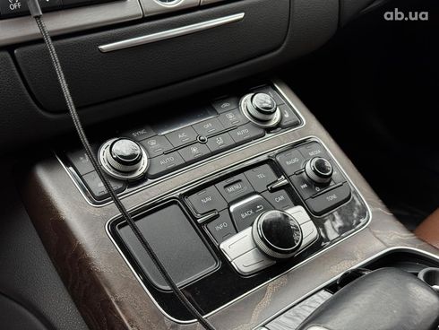 Audi A8 2016 серый - фото 24