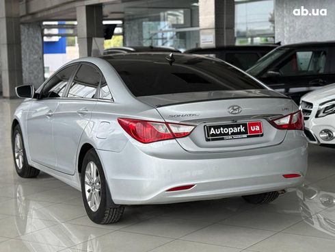 Hyundai Sonata 2014 серый - фото 5