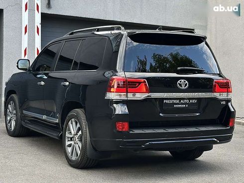 Toyota Land Cruiser 2017 - фото 22