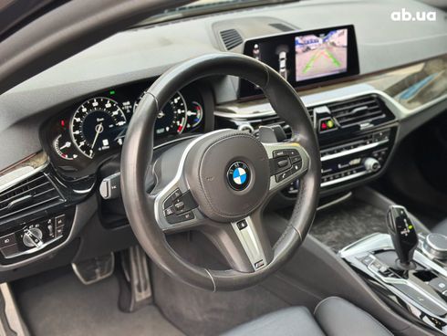 BMW 5 серия 2019 черный - фото 28