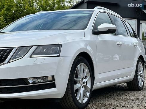 Skoda Octavia 2020 - фото 11