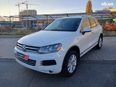 Volkswagen Touareg 2014 белый - фото 2