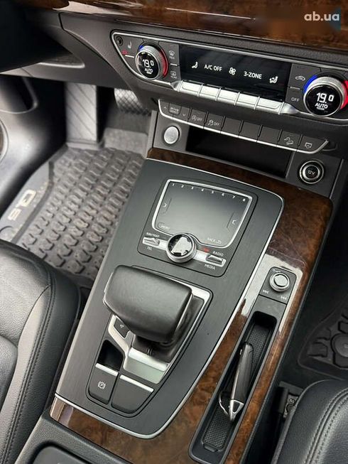 Audi Q5 2017 - фото 28