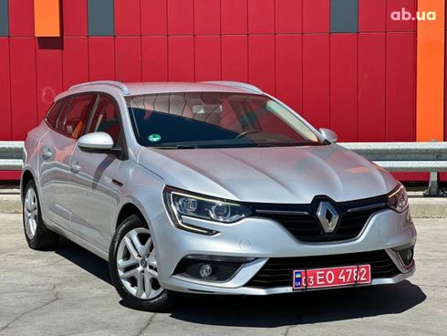 Renault Megane 2017 - фото 12