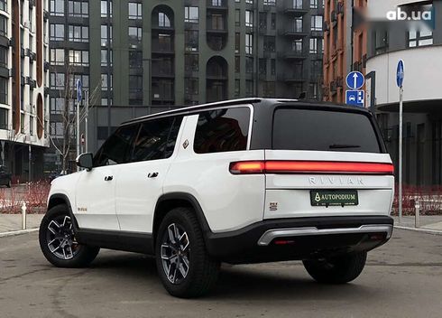 Rivian R1S 2023 - фото 9