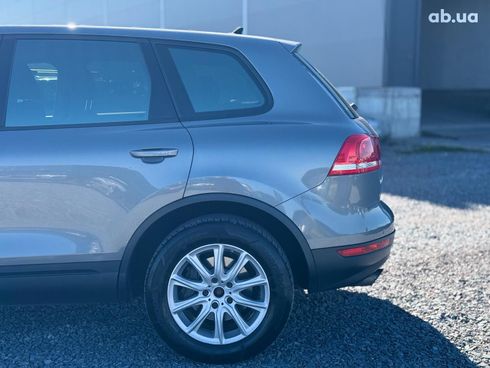 Volkswagen Touareg 2011 серый - фото 12