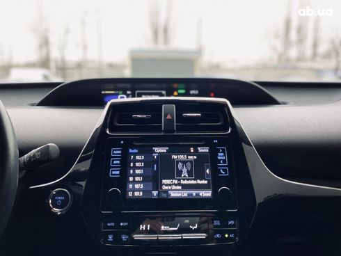 Toyota Prius 2016 черный - фото 20