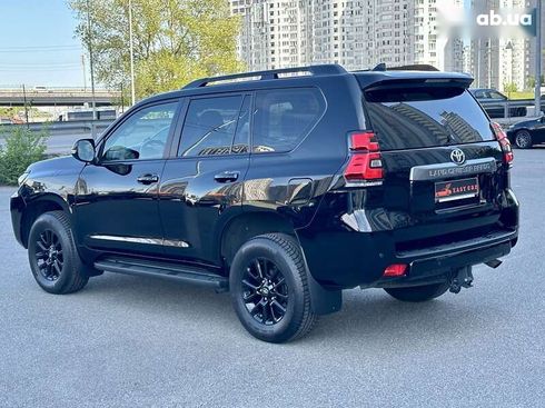 Toyota Land Cruiser Prado 2023 - фото 13