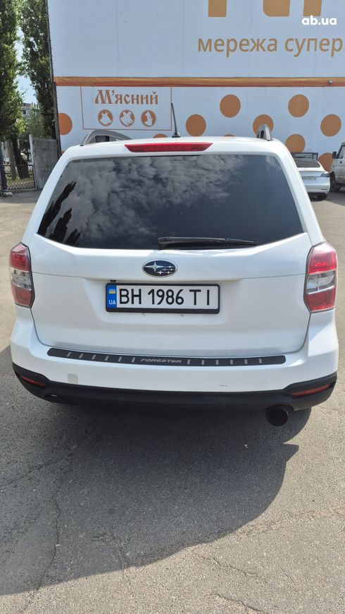 Subaru Forester 2014 белый - фото 2
