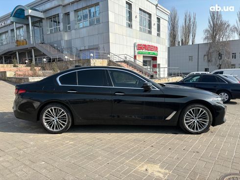 BMW 5 серия 2017 черный - фото 6