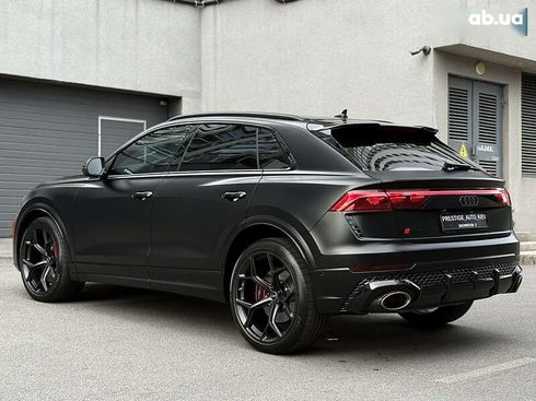 Audi RS Q8 2024 - фото 24