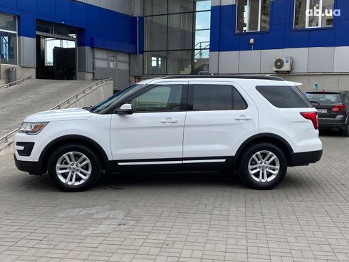 Ford Explorer 2017 белый - фото 14