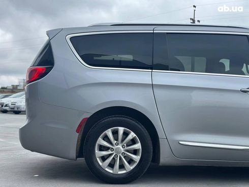 Chrysler Pacifica 2017 серый - фото 20