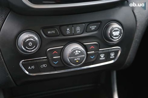 Jeep Cherokee 2019 - фото 19