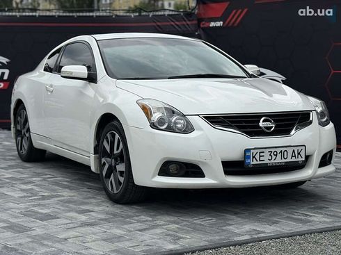 Nissan Altima 2010 - фото 2