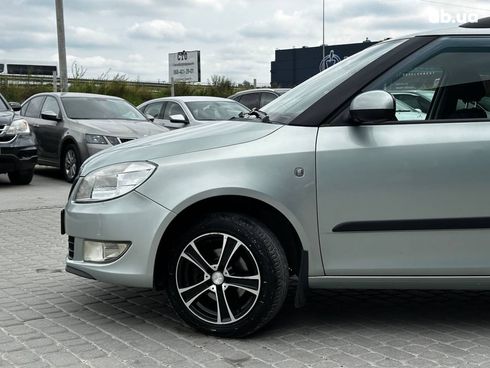 Skoda Fabia 2012 серый - фото 3