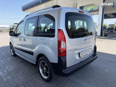 Peugeot Partner 2012 - фото 14