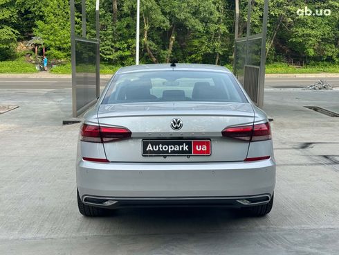 Volkswagen Passat 2019 серый - фото 6