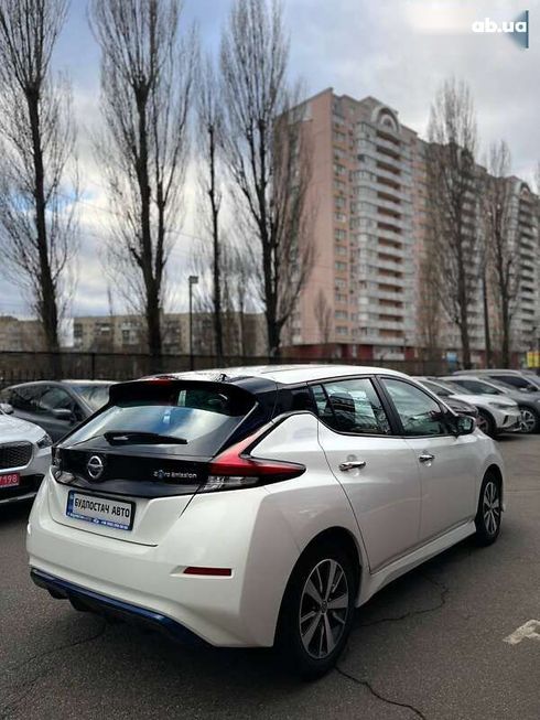 Nissan Leaf 2019 - фото 12