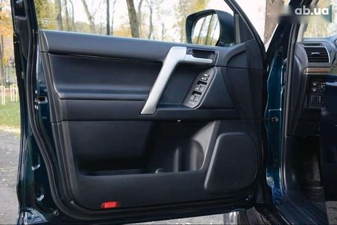 Toyota Land Cruiser Prado 2017 - фото 20