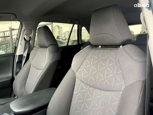 Toyota RAV4 2019 - фото 30