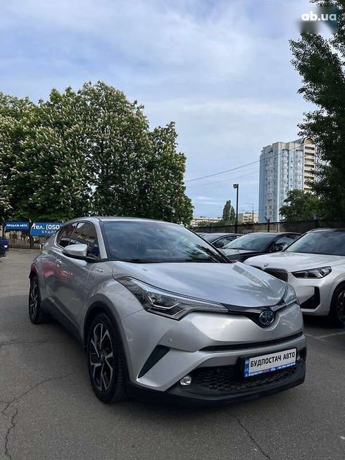 Toyota C-HR 2019 - фото 12