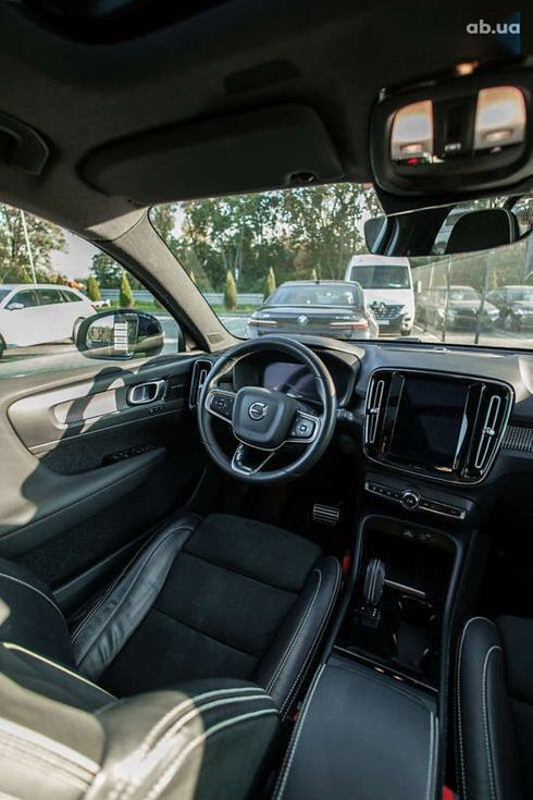 Volvo XC40 2021 - фото 9