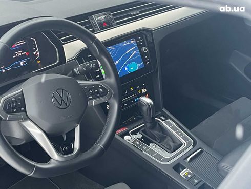 Volkswagen Passat 2021 белый - фото 24