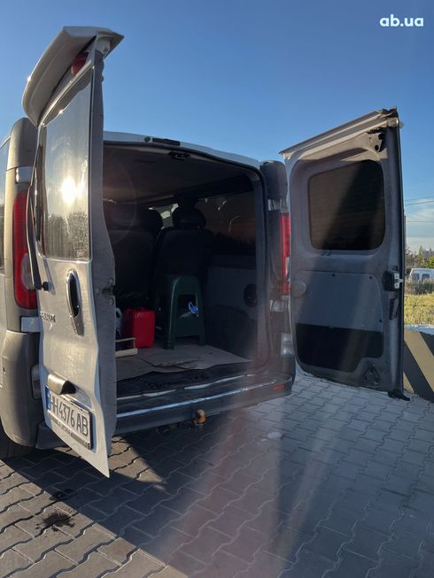 Renault Trafic 2007 белый - фото 15