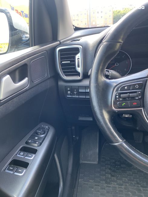 Kia Sportage 2016 белый - фото 12