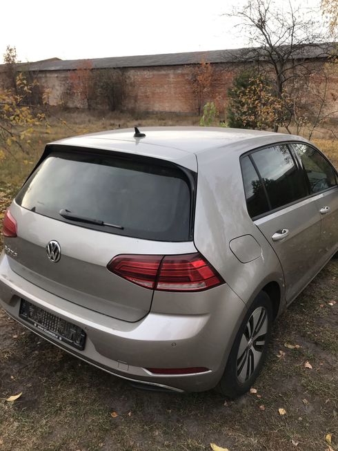 Volkswagen e-Golf 2017 серый - фото 8